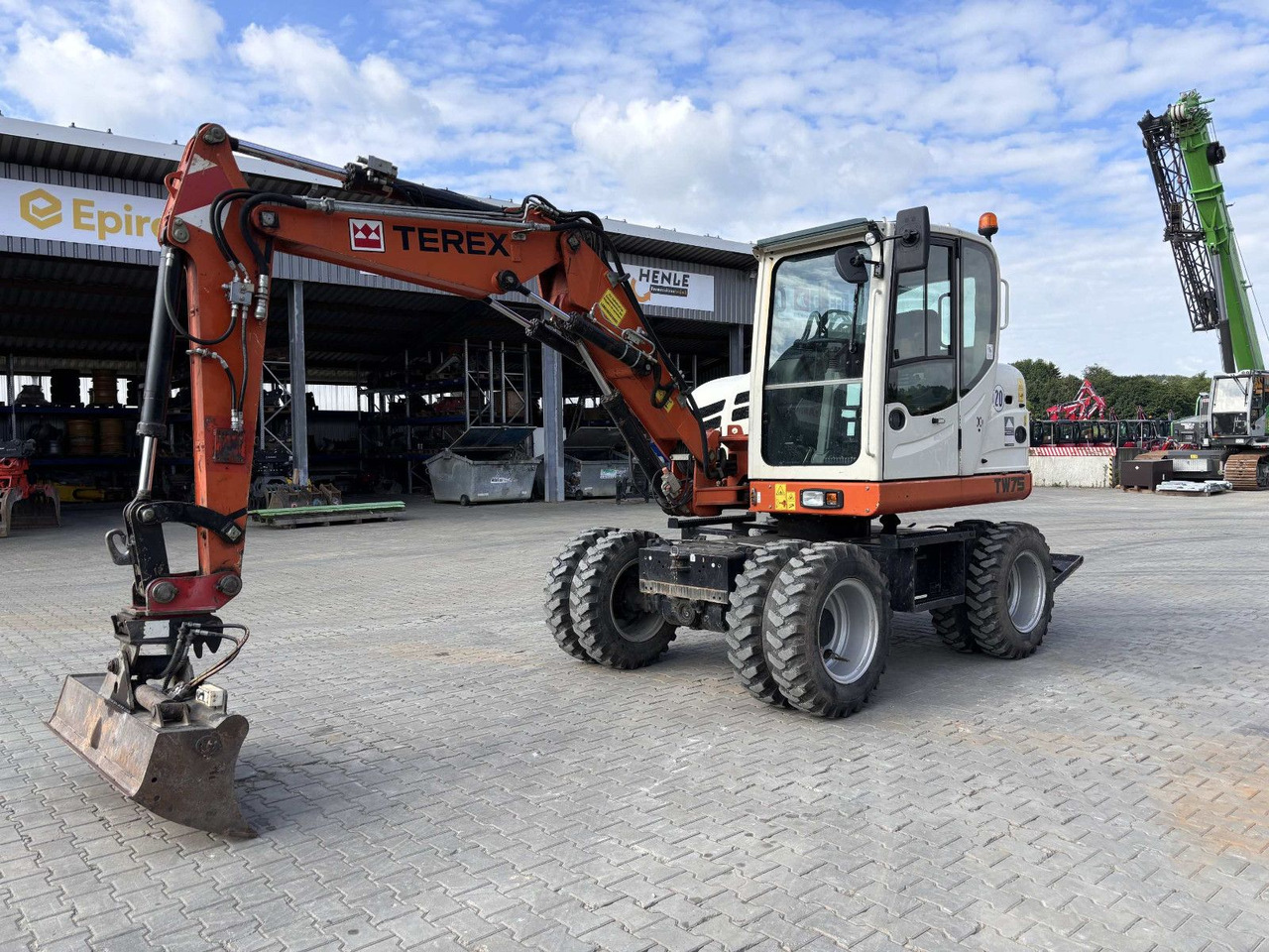 Terex TW 75 - Колёсный экскаватор: фото 1 Terex TW 75 - Колёсный экскаватор: фото 1