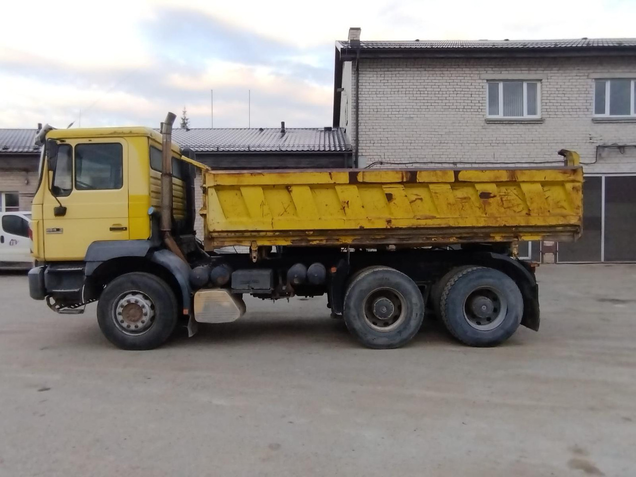 MAN 26.403 - Самосвал: фото 5 MAN 26.403 - Самосвал: фото 5