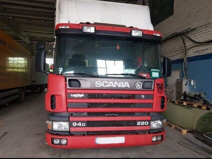 SCANIA 94D.220 - Грузовик с закрытым кузовом: фото 1 SCANIA 94D.220 - Грузовик с закрытым кузовом: фото 1