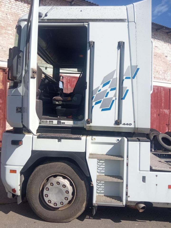 RENAULT Magnum 440 ID1602S - Тягач: фото 4 RENAULT Magnum 440 ID1602S - Тягач: фото 4