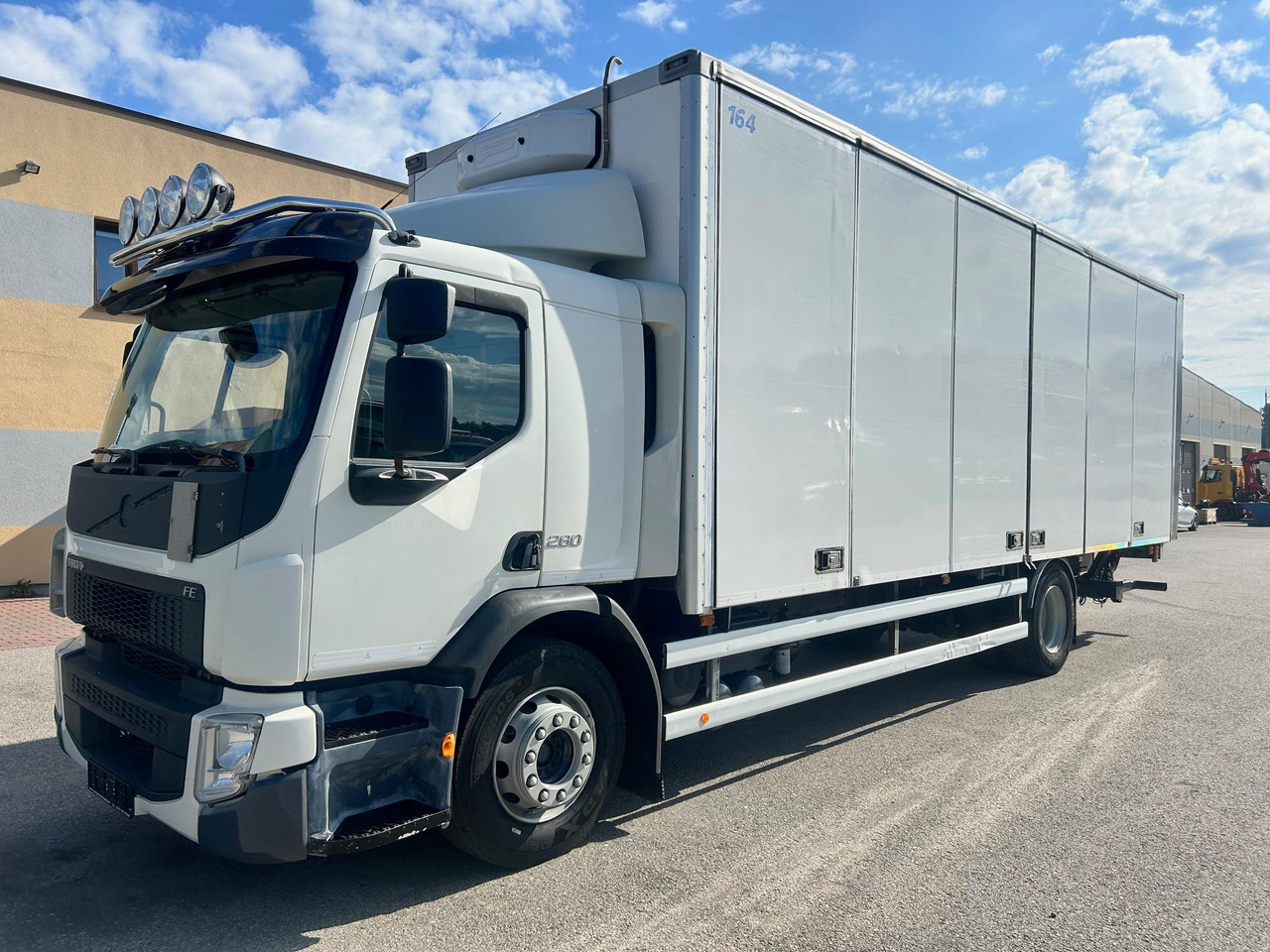 VOLVO FE280 - Грузовик с закрытым кузовом: фото 2 VOLVO FE280 - Грузовик с закрытым кузовом: фото 2