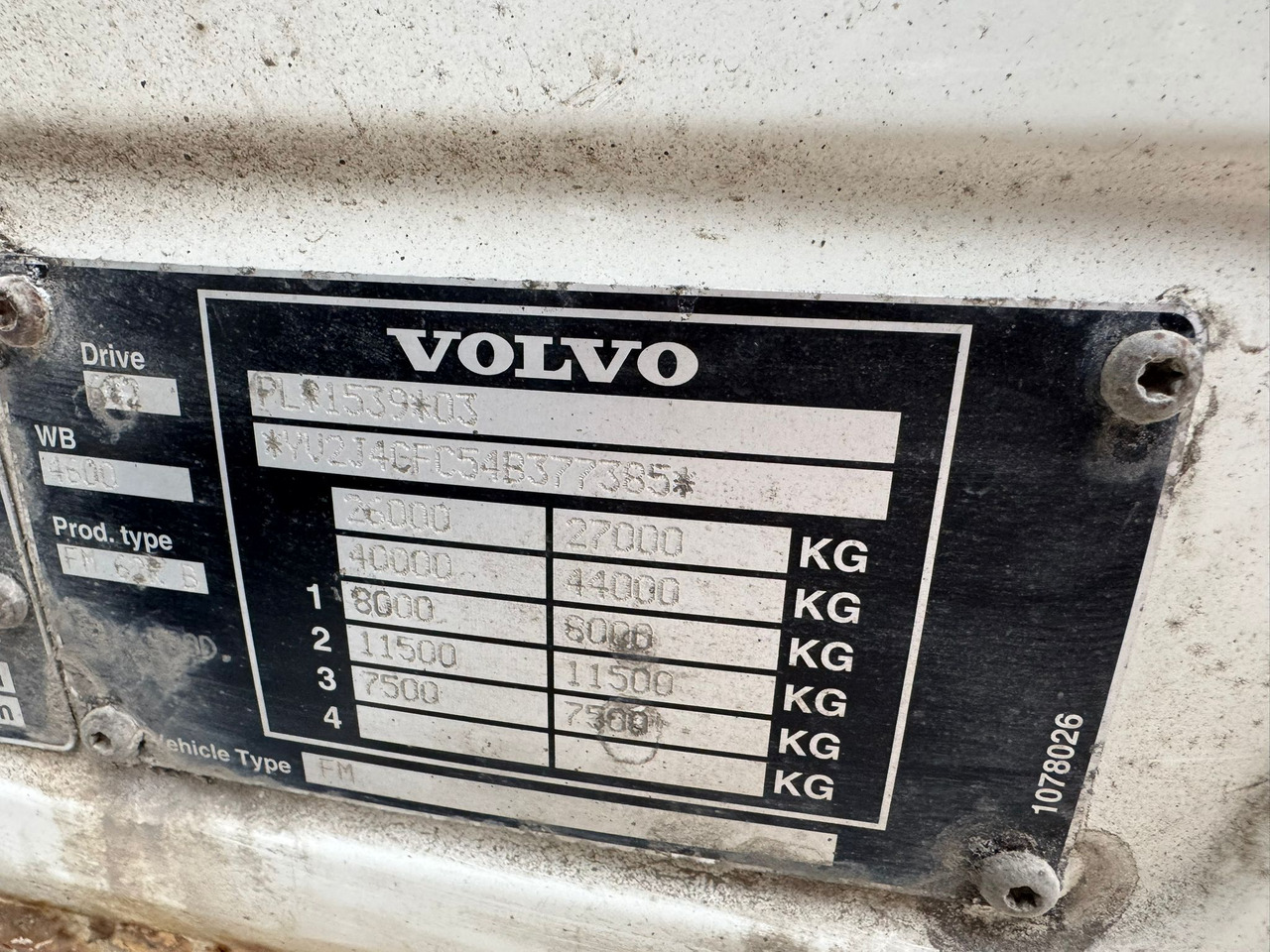Грузовик-цистерна для транспортировки топлива VOLVO FM12.380: фото 21 Грузовик-цистерна для транспортировки топлива VOLVO FM12.380: фото 21