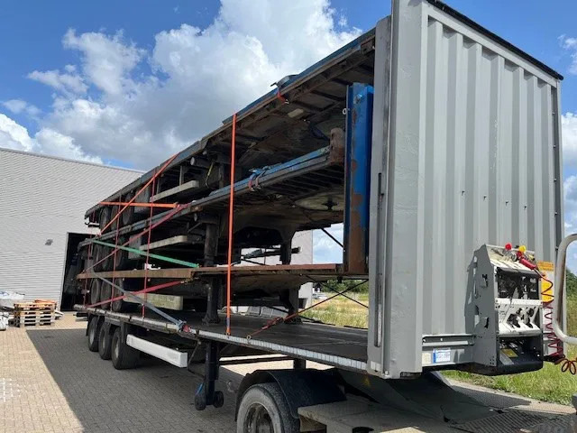 Krone stack with 4x mega flat trailer - Полуприцеп бортовой/ Платформа: фото 1 Krone stack with 4x mega flat trailer - Полуприцеп бортовой/ Платформа: фото 1