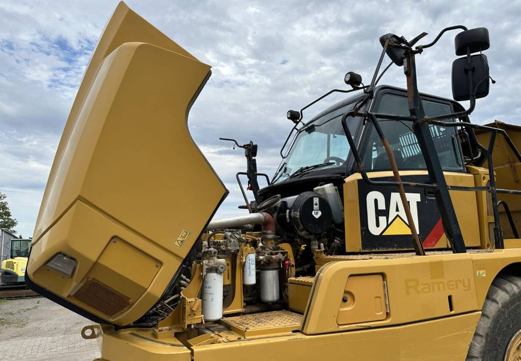 Сочленённый самосвал CAT 730 C Auto lubrication + Klima CE + EPA: фото 20 Сочленённый самосвал CAT 730 C Auto lubrication + Klima CE + EPA: фото 20