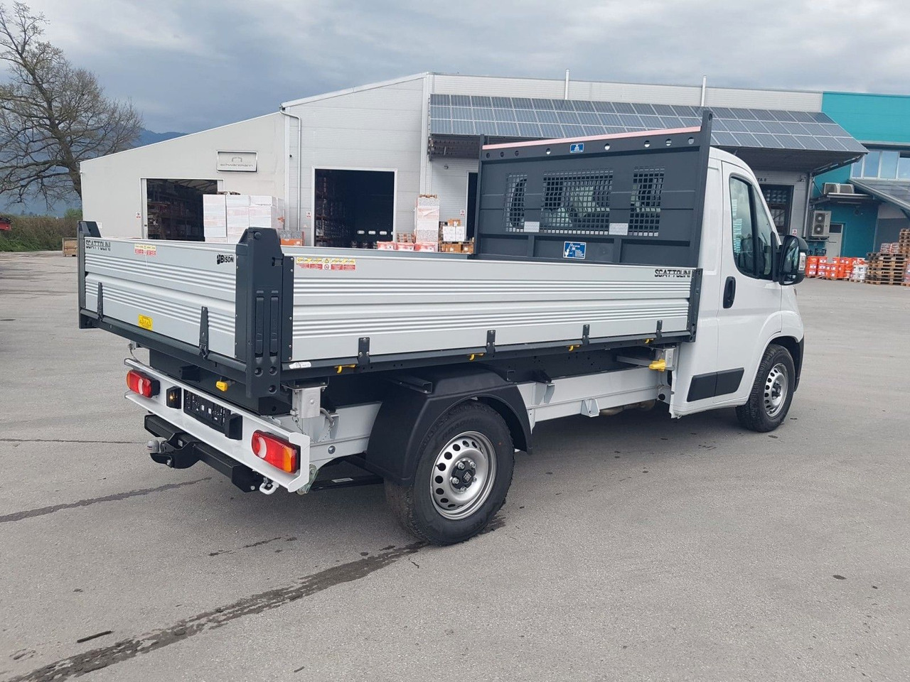 Fiat Ducato 35H L2H1 EKA 3-Seiten-Kipper 180 PS AHK - Малотоннажный самосвал: фото 4 Fiat Ducato 35H L2H1 EKA 3-Seiten-Kipper 180 PS AHK - Малотоннажный самосвал: фото 4