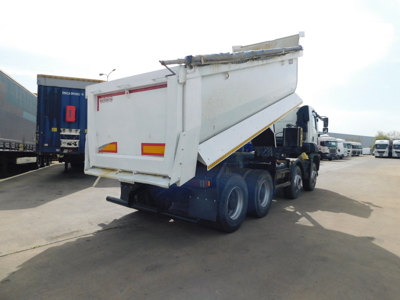 Ford 4142d 8x4 dcab e6 16s2230 - Самосвал: фото 3 Ford 4142d 8x4 dcab e6 16s2230 - Самосвал: фото 3