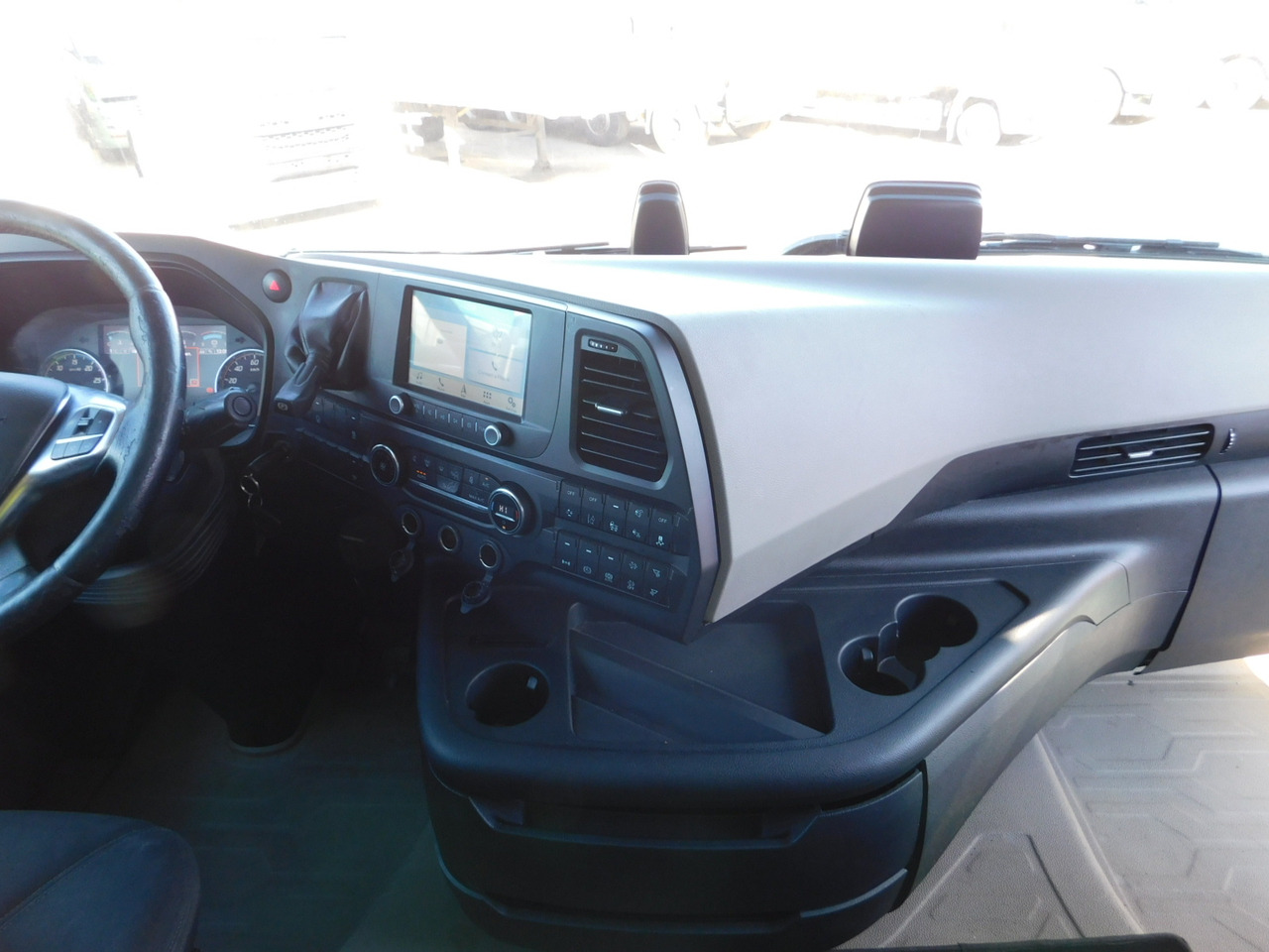 Тягач Ford F max 4x2 scab e6 12s2620: фото 7