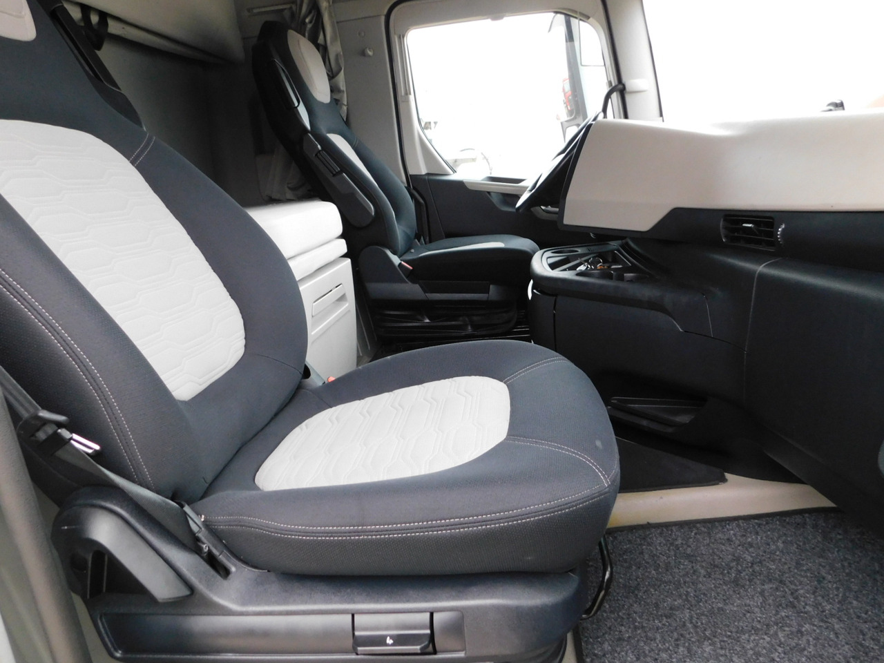 Ford F max 4x2 scab e6 12s2620 - Тягач: фото 5 Ford F max 4x2 scab e6 12s2620 - Тягач: фото 5