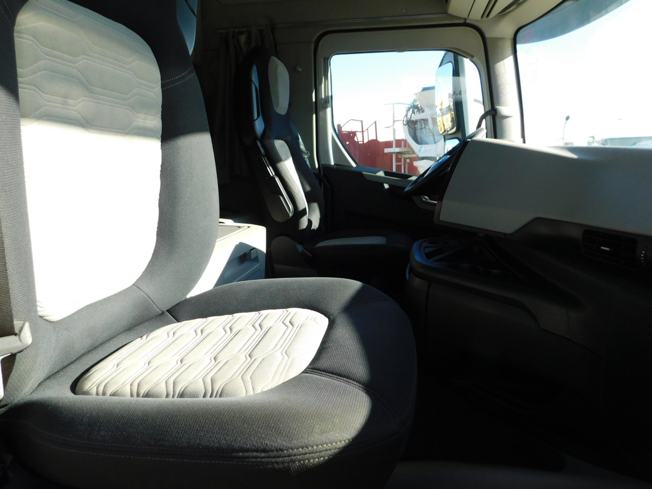 Ford F max 4x2 scab e6 12s2620 - Тягач: фото 5 Ford F max 4x2 scab e6 12s2620 - Тягач: фото 5