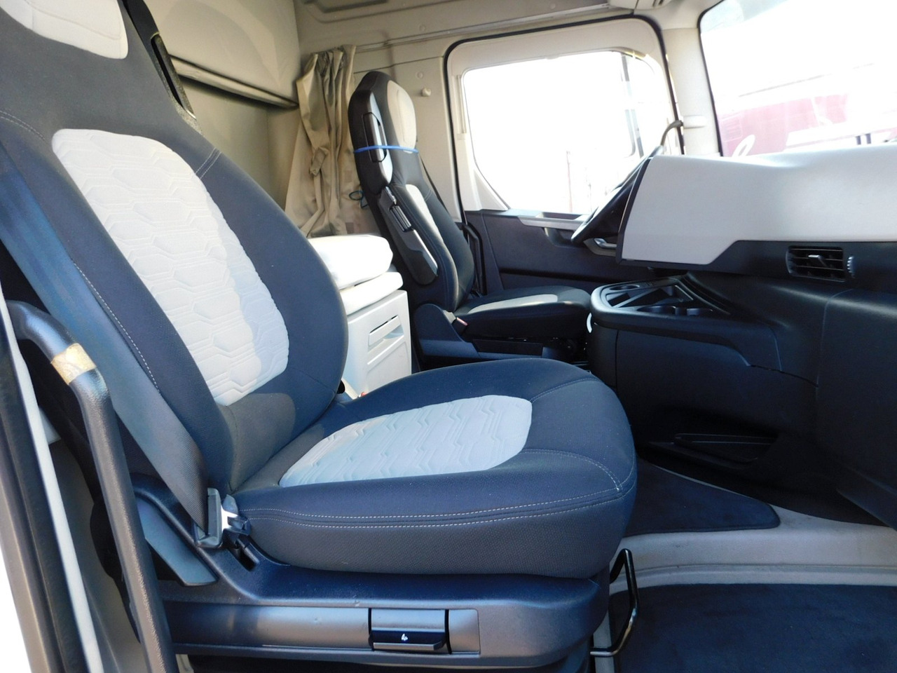 Ford F max 4x2 scab e6 12s2620 - Тягач: фото 5 Ford F max 4x2 scab e6 12s2620 - Тягач: фото 5