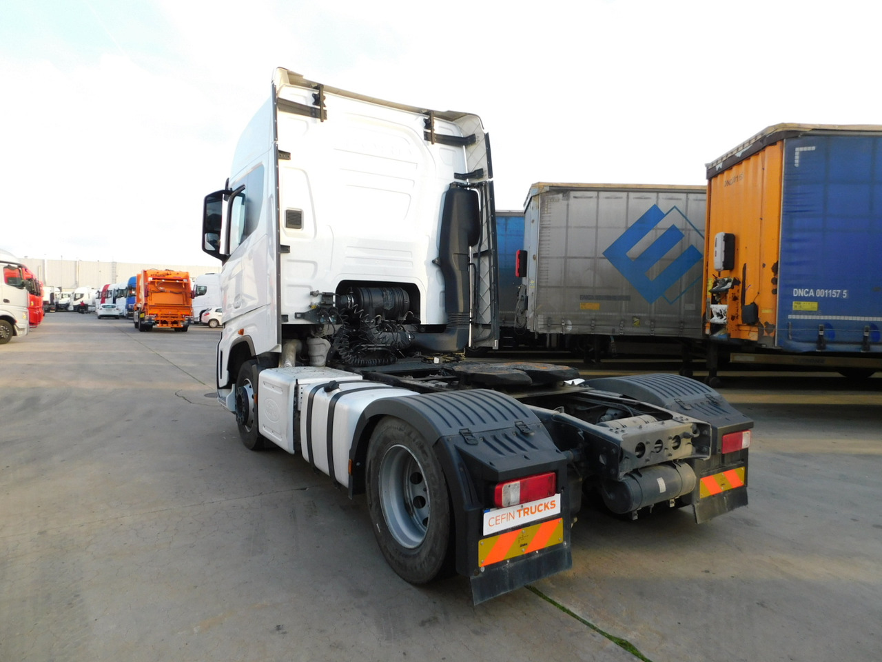 Ford F max 4x2 scab e6 12tx2620 - Тягач: фото 4 Ford F max 4x2 scab e6 12tx2620 - Тягач: фото 4