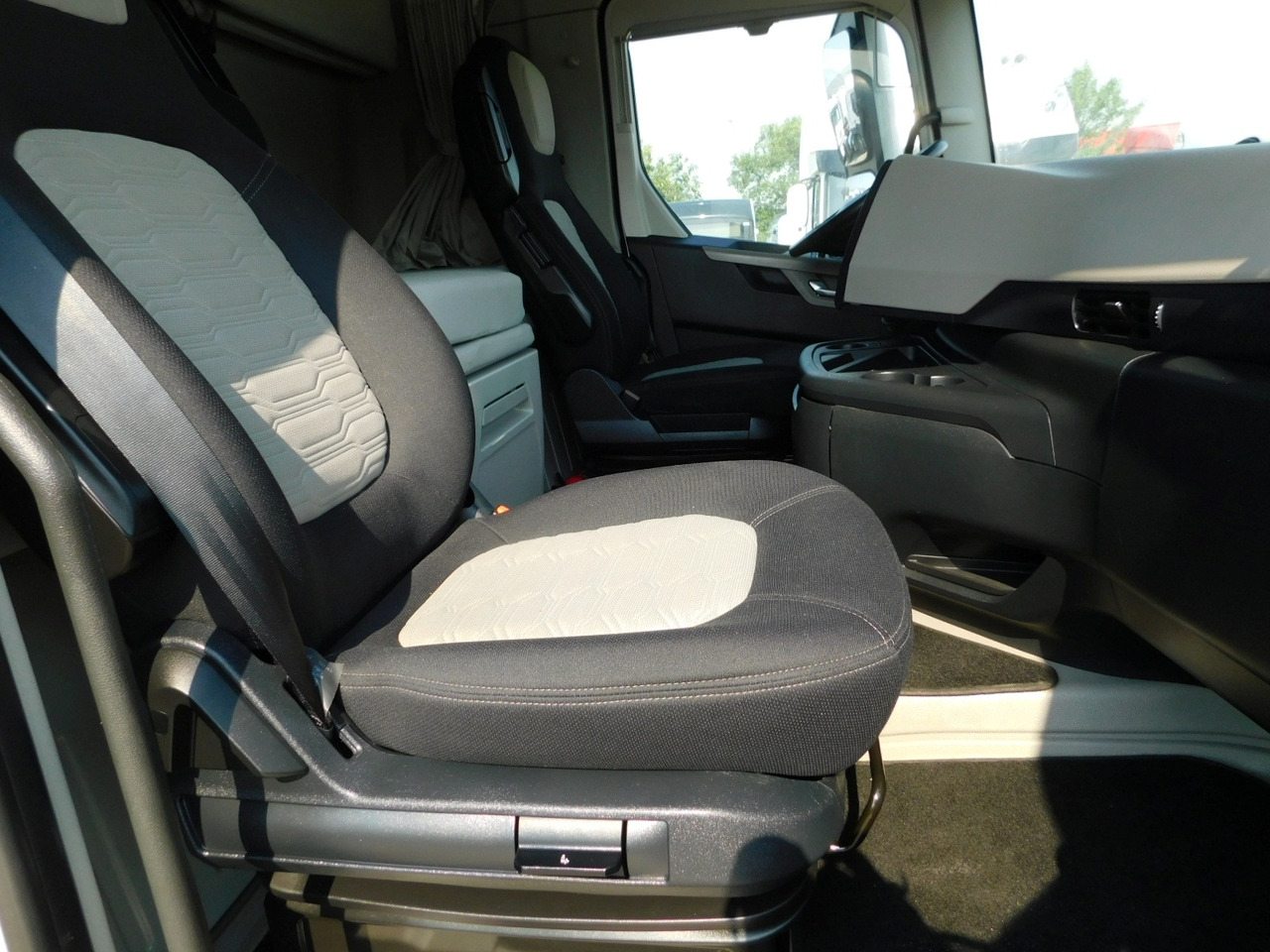 Ford F max 4x2 scab e6 12tx2620 ecotorq - Тягач: фото 5 Ford F max 4x2 scab e6 12tx2620 ecotorq - Тягач: фото 5