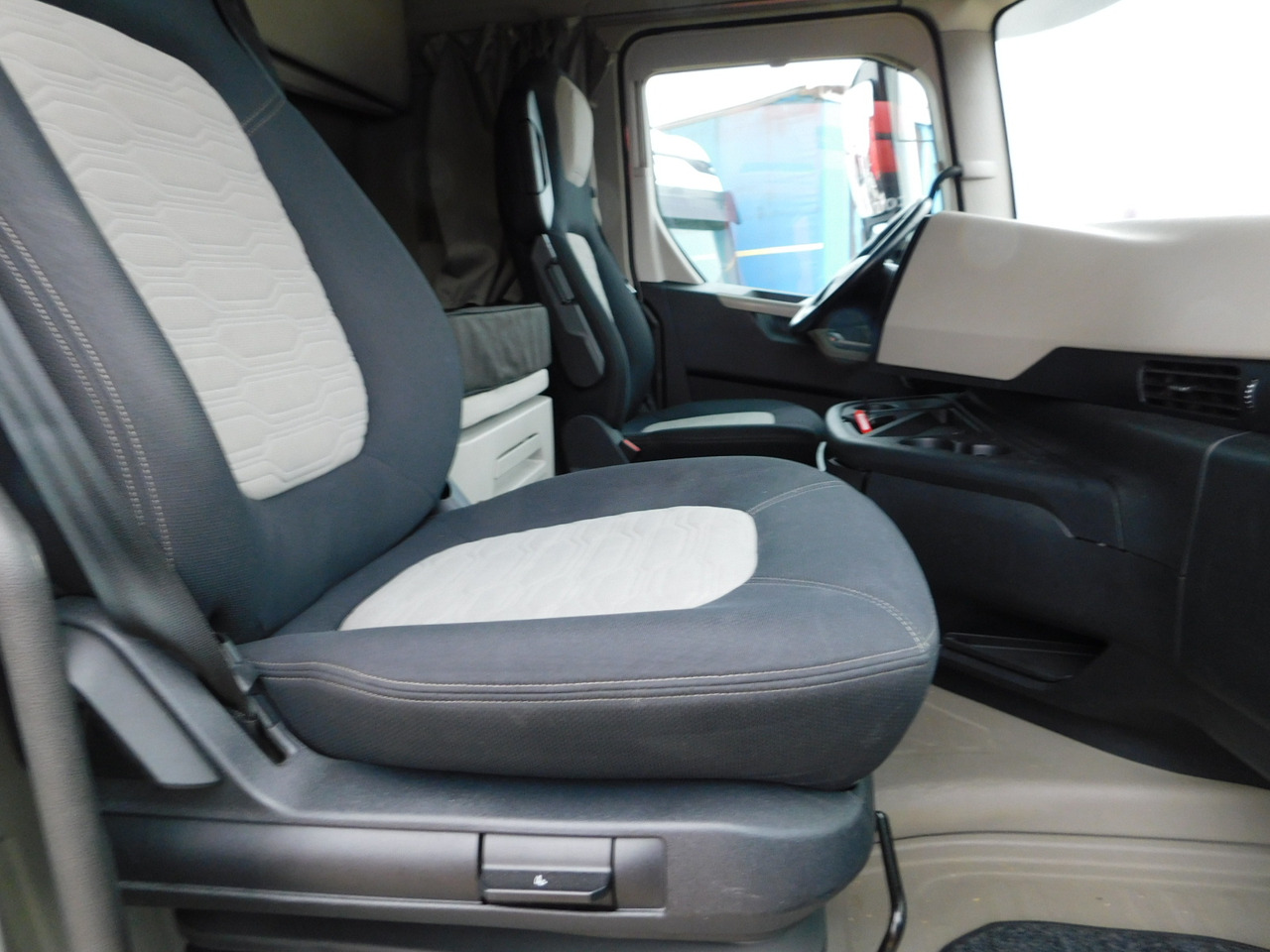 Ford F max ll 4x2 scab e6 12tx2620 - Тягач: фото 5 Ford F max ll 4x2 scab e6 12tx2620 - Тягач: фото 5