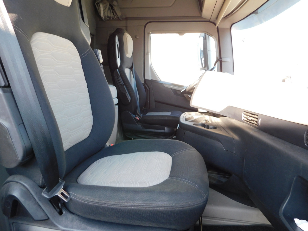 Ford F max ll 4x2 scab e6 12tx2620 - Тягач: фото 5 Ford F max ll 4x2 scab e6 12tx2620 - Тягач: фото 5