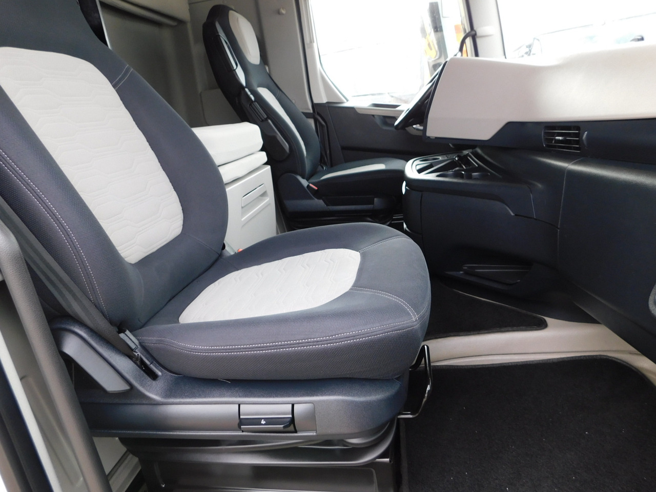 Ford F max ll 4x2 scab e6 12tx2620 - Тягач: фото 5 Ford F max ll 4x2 scab e6 12tx2620 - Тягач: фото 5