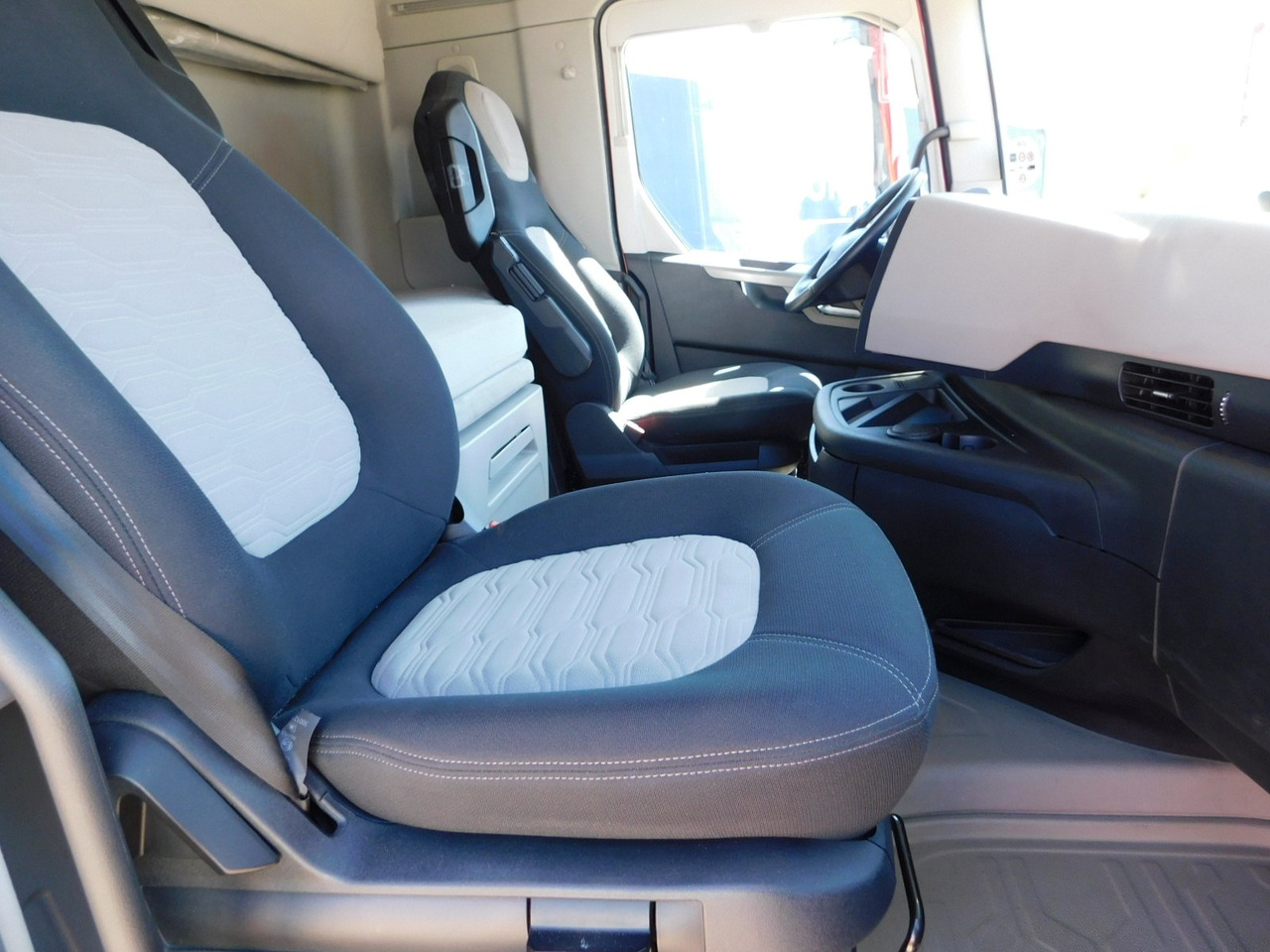 Ford F max ll 4x2 scab e6 12tx2620 - Тягач: фото 5 Ford F max ll 4x2 scab e6 12tx2620 - Тягач: фото 5