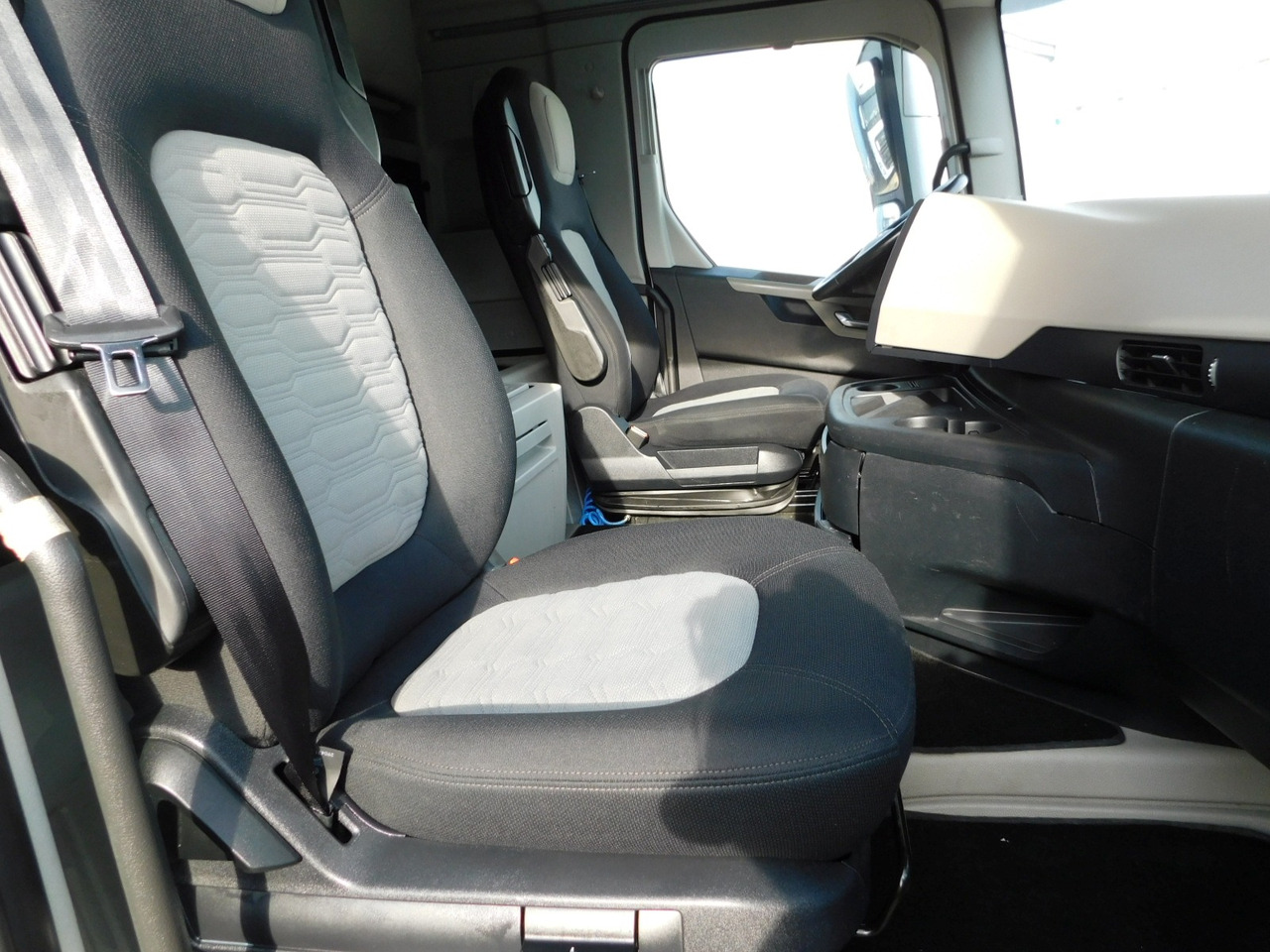 Ford F max ll 4x2 scab e6 12tx2620 - Тягач: фото 5 Ford F max ll 4x2 scab e6 12tx2620 - Тягач: фото 5