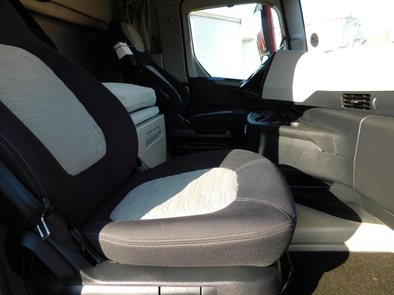 Ford F max ll 4x2 scab e6 12tx2620 - Тягач: фото 5 Ford F max ll 4x2 scab e6 12tx2620 - Тягач: фото 5