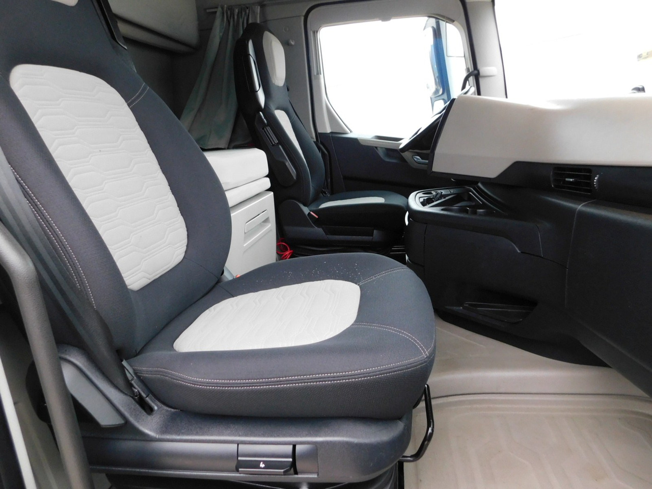 Ford F max ll 4x2 scab e6 12tx2620 - Тягач: фото 5 Ford F max ll 4x2 scab e6 12tx2620 - Тягач: фото 5