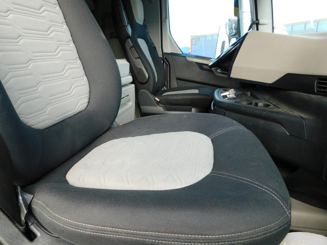 Ford F max ll 4x2 scab e6 12tx2620 - Тягач: фото 5 Ford F max ll 4x2 scab e6 12tx2620 - Тягач: фото 5