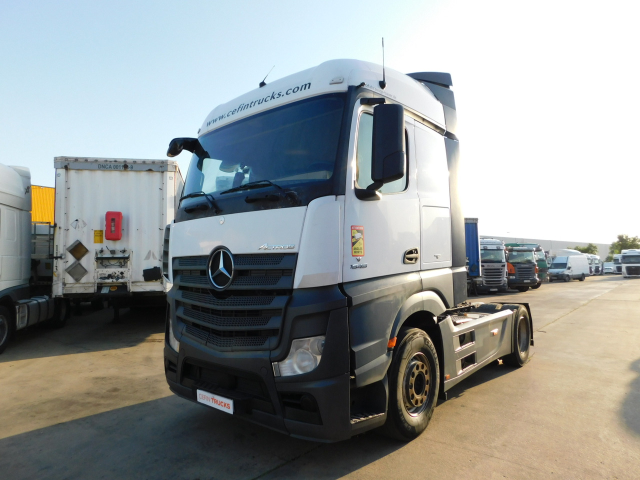 Mercedes Actros - Тягач: фото 1 Mercedes Actros - Тягач: фото 1
