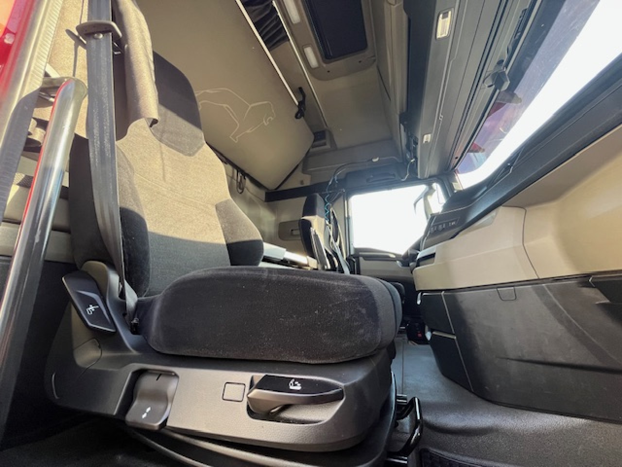 MAN TGX 18.510 4x2 LL SA - Vollgarantie MAN bis 01.27 - Тягач: фото 5 MAN TGX 18.510 4x2 LL SA - Vollgarantie MAN bis 01.27 - Тягач: фото 5