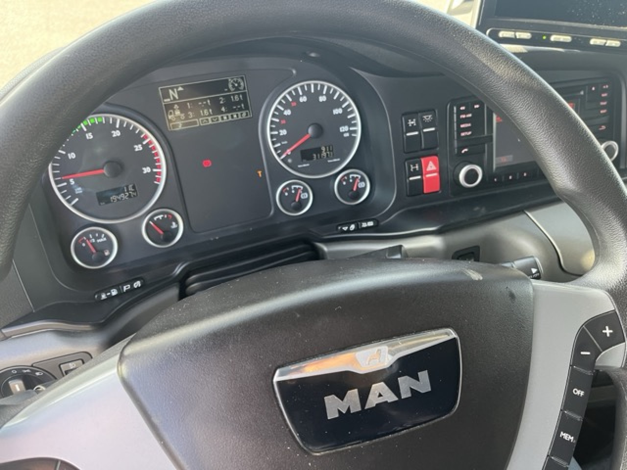 MAN TGX 26.480 6x4 BLS Euro6 Intarder Klima Luftfeder - Тягач: фото 3 MAN TGX 26.480 6x4 BLS Euro6 Intarder Klima Luftfeder - Тягач: фото 3