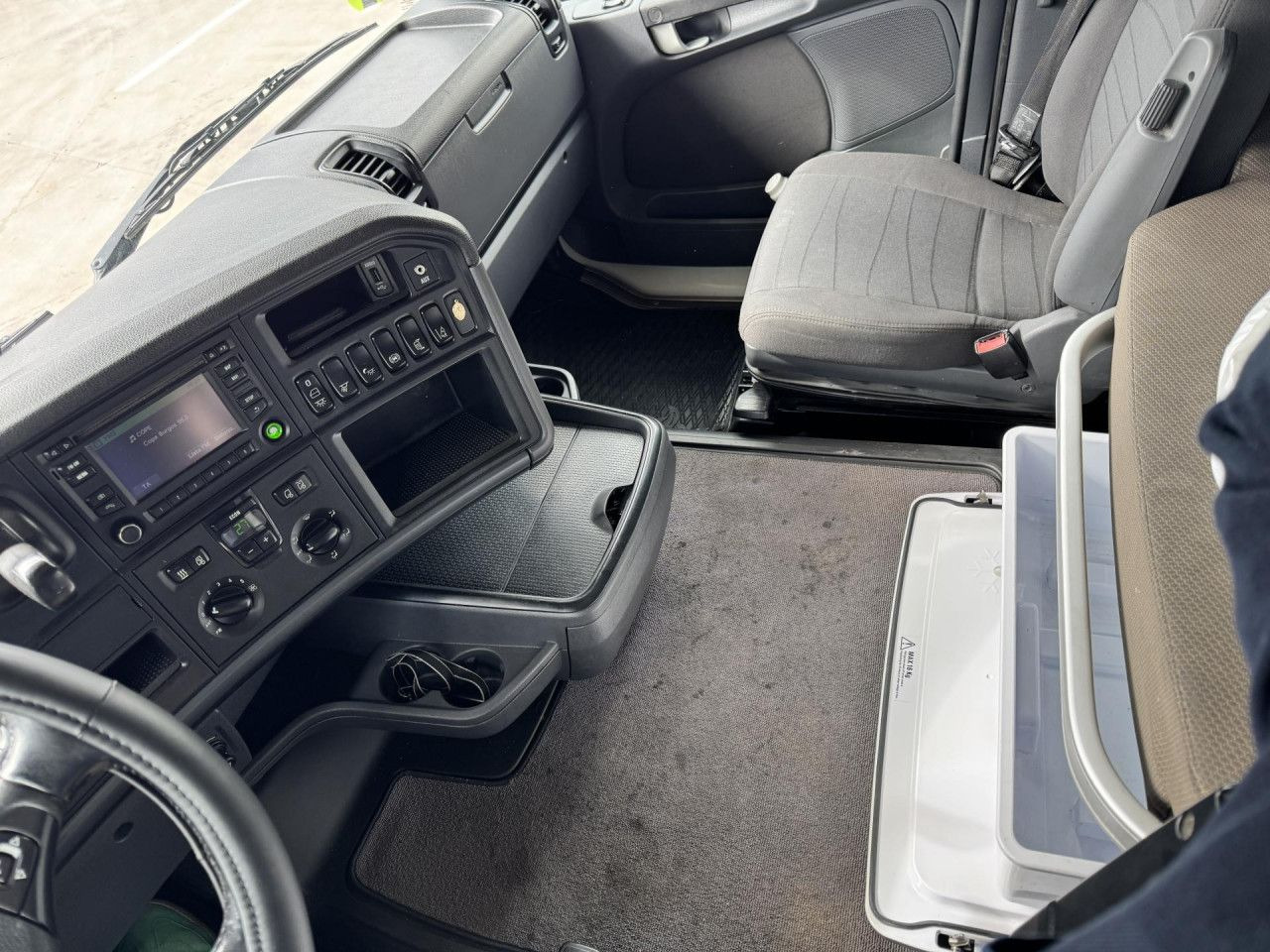 Тягач Scania R 450: фото 9