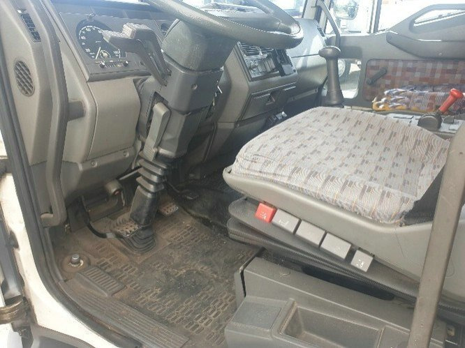 Euro Cargo ML 75E14 4x2 Euro Cargo ML 75E14 4x2 Getränkekoffer, 6-Zylinder-Motor - Грузовик с закрытым кузовом: фото 2 Euro Cargo ML 75E14 4x2 Euro Cargo ML 75E14 4x2 Getränkekoffer, 6-Zylinder-Motor - Грузовик с закрытым кузовом: фото 2
