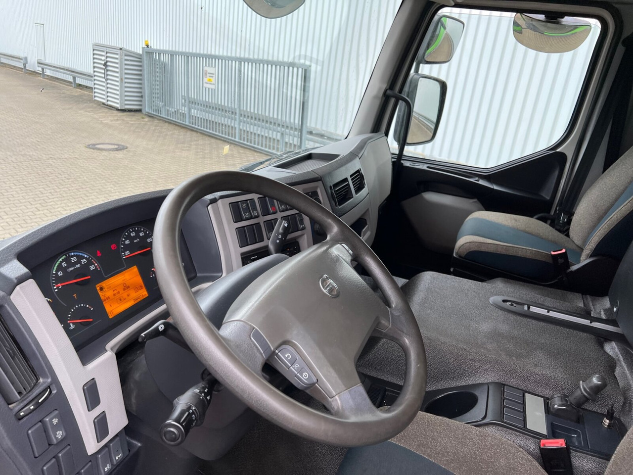 FE 320 4x2 FE 320 4x2 mit Zepro LBW - Грузовик с закрытым кузовом: фото 3 FE 320 4x2 FE 320 4x2 mit Zepro LBW - Грузовик с закрытым кузовом: фото 3