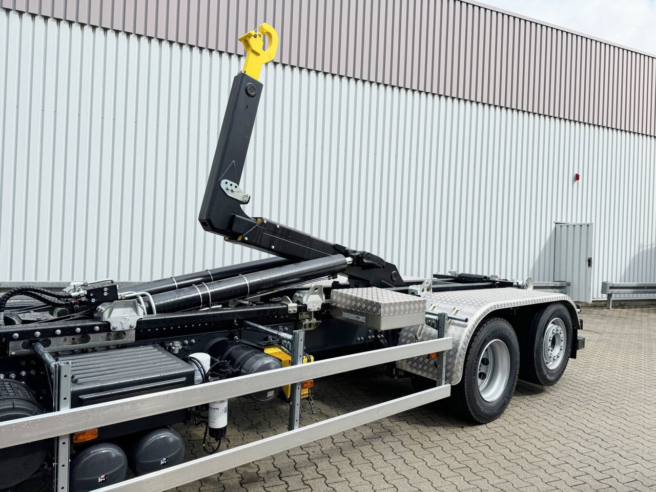 FE 350 6x2-4 FE 350/380 6x2-4, Lenk-/Liftachse - Грузовик-шасси: фото 2 FE 350 6x2-4 FE 350/380 6x2-4, Lenk-/Liftachse - Грузовик-шасси: фото 2