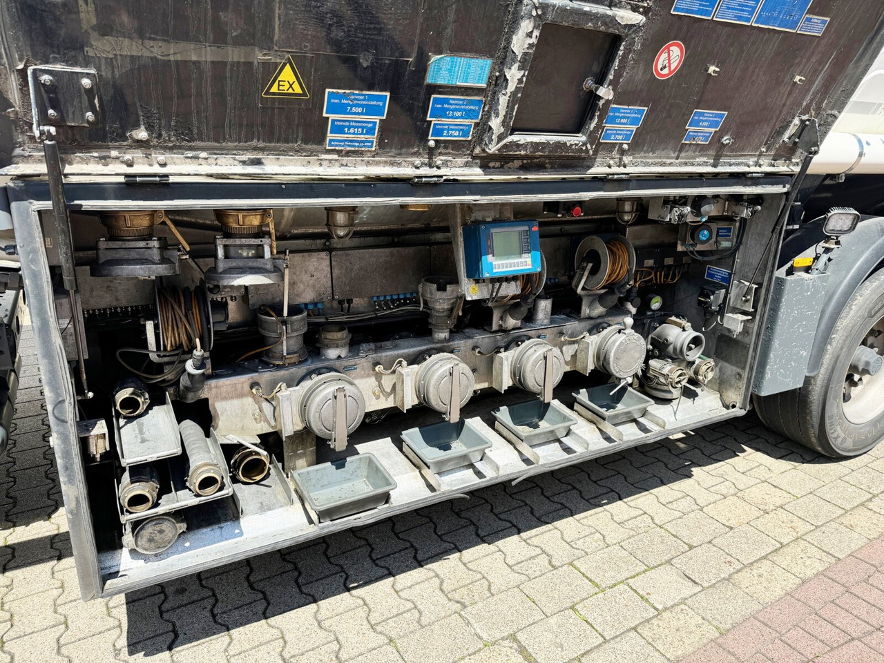 Полуприцеп-цистерна Feldbinder TSA 44.3-4 TSA 44.3-4, Tankauflieger, 4 Kammern, 43300l: фото 15