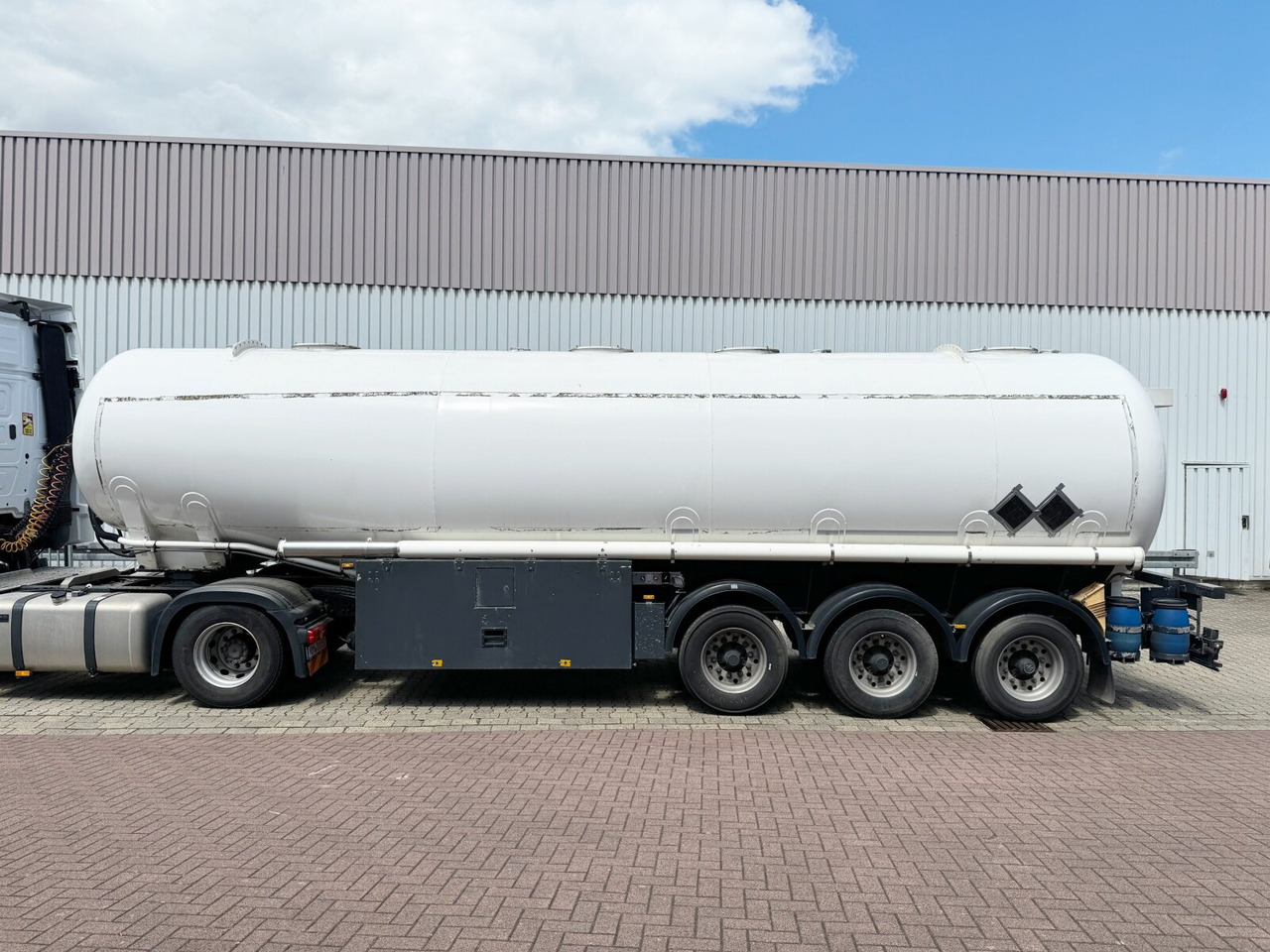 Полуприцеп-цистерна Feldbinder TSA 44.3-4 TSA 44.3-4, Tankauflieger, 4 Kammern, 43300l: фото 8
