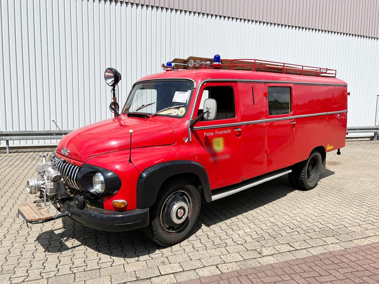 Ford FK 2500 4x2 LF8 Feuerwehr FK 2500 4x2 LF8 Feuerwehr - Пожарная машина: фото 1 Ford FK 2500 4x2 LF8 Feuerwehr FK 2500 4x2 LF8 Feuerwehr - Пожарная машина: фото 1