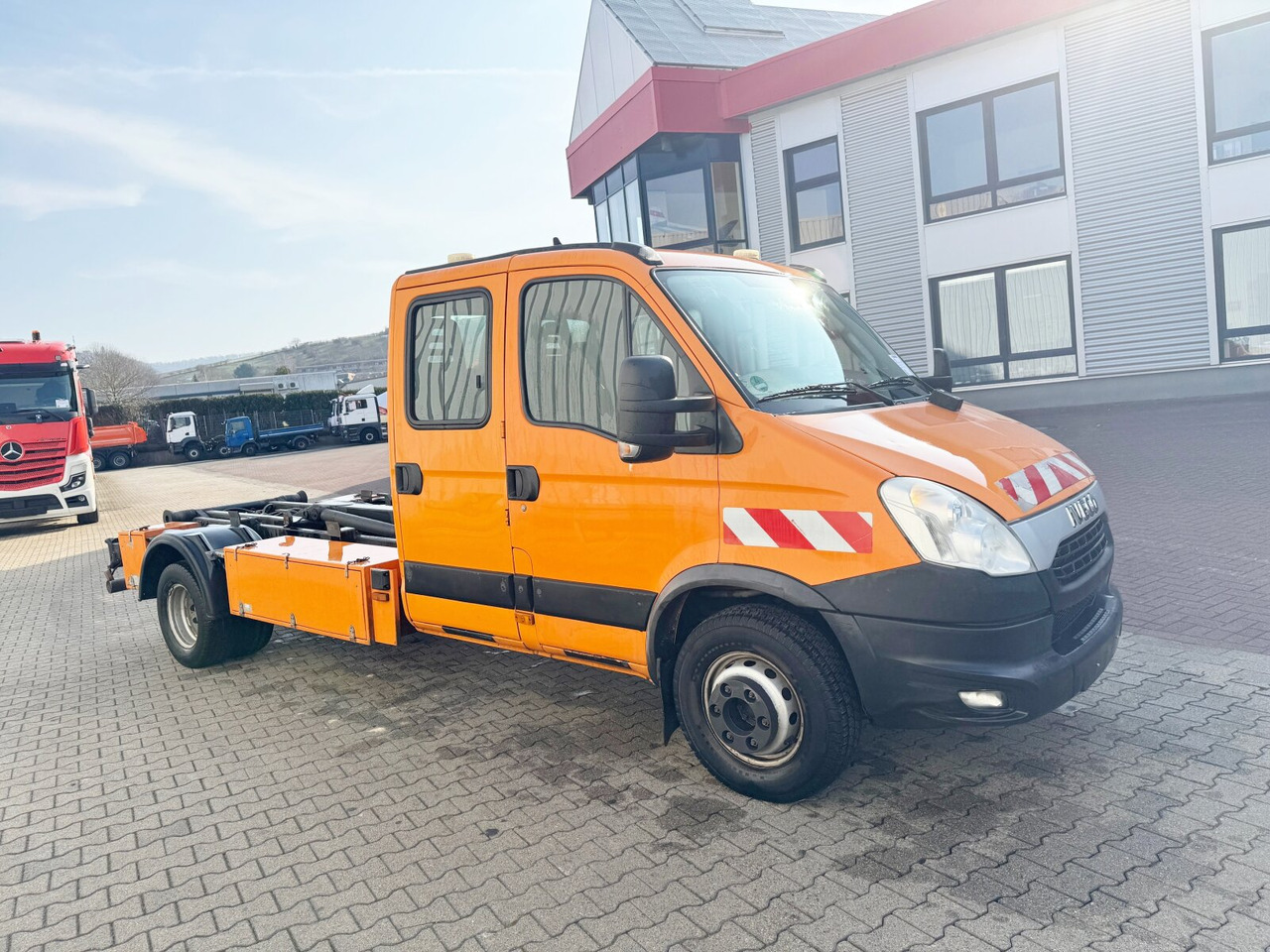 Iveco Daily 70C17 4x2 Doka Daily 70C17 4x2 Doka, EEV, City-Abroller - Крюковой мультилифт: фото 5 Iveco Daily 70C17 4x2 Doka Daily 70C17 4x2 Doka, EEV, City-Abroller - Крюковой мультилифт: фото 5