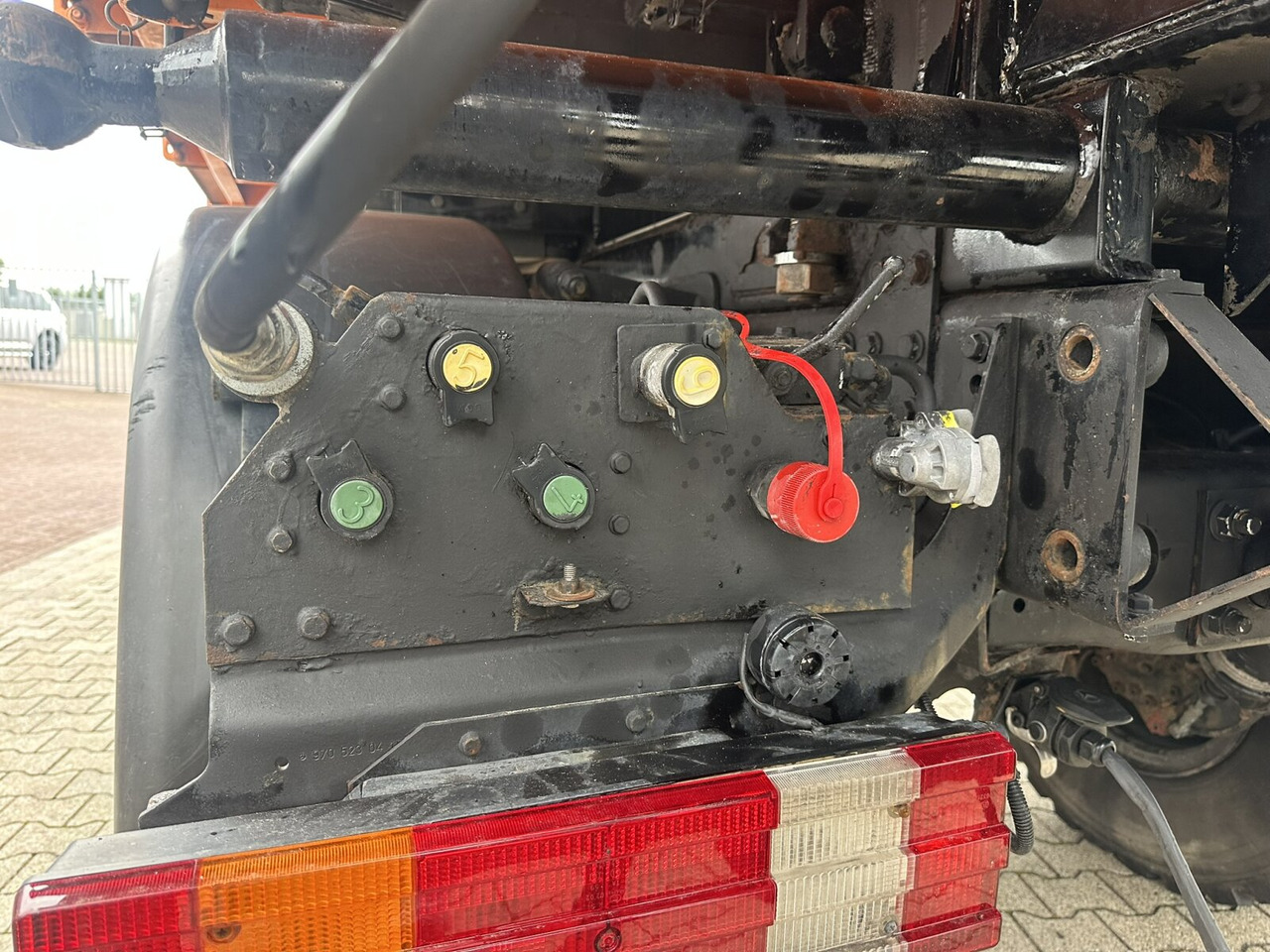 Unimog U500 4x4 U500 4x4 405/40 mit Heckkran Hiab 077-1 HiDuo, absattelbar, Funk - Лёгкий коммерческий автомобиль: фото 5 Unimog U500 4x4 U500 4x4 405/40 mit Heckkran Hiab 077-1 HiDuo, absattelbar, Funk - Лёгкий коммерческий автомобиль: фото 5