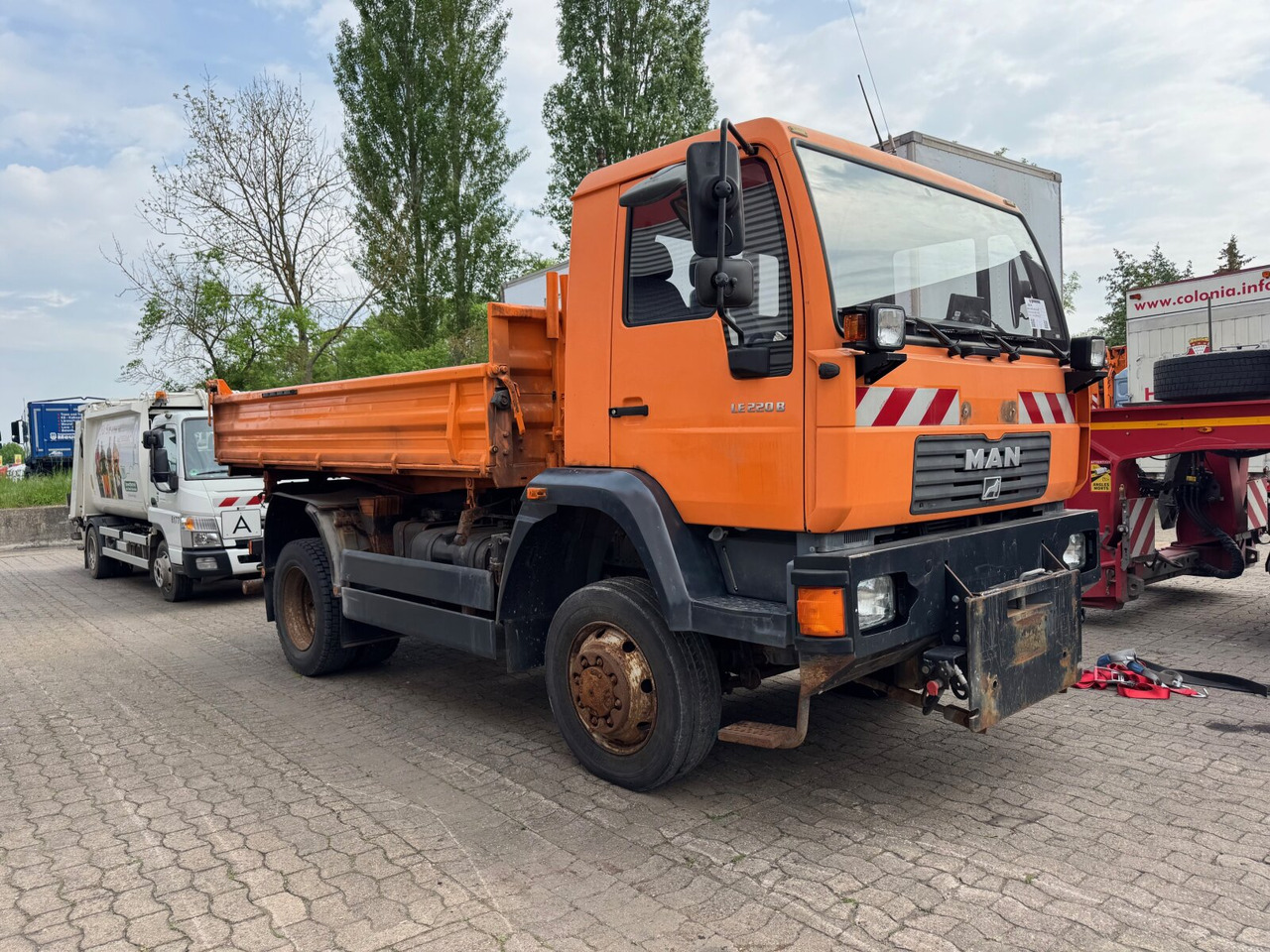 MAN 14.225 LAK 4x4 BB 14.225 LAK 4x4 BB, Winterdienstausstattung - Самосвал: фото 1 MAN 14.225 LAK 4x4 BB 14.225 LAK 4x4 BB, Winterdienstausstattung - Самосвал: фото 1