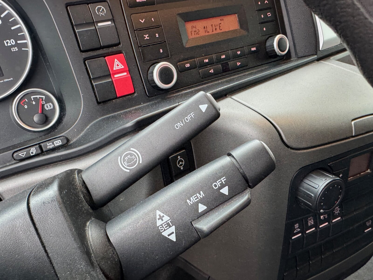 Грузовик с закрытым кузовом MAN TGL 8.150 4x2 BL TGL 8.150 4x2 BL, Möbelkoffer mit Rolltor: фото 6 Грузовик с закрытым кузовом MAN TGL 8.150 4x2 BL TGL 8.150 4x2 BL, Möbelkoffer mit Rolltor: фото 6