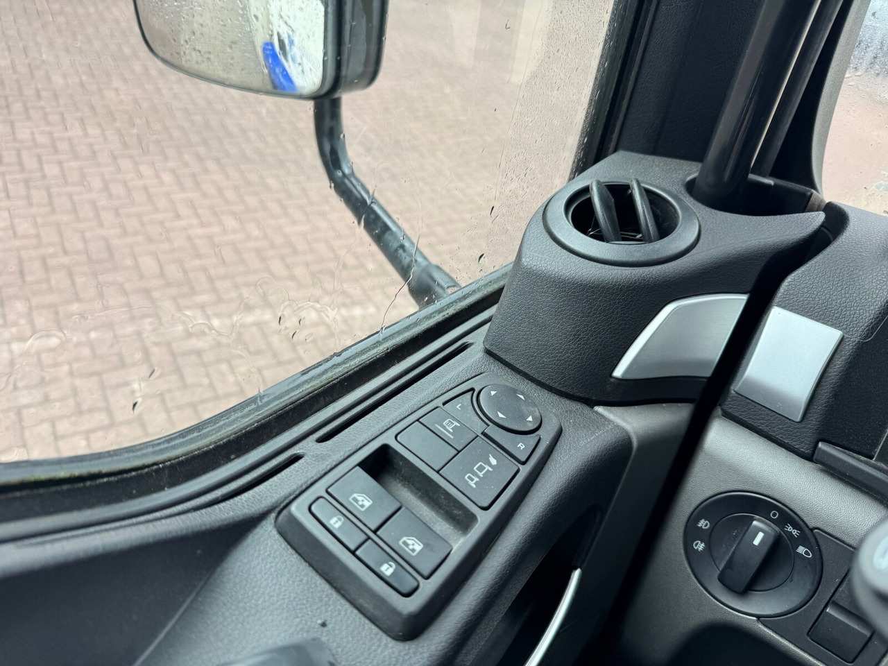 Грузовик с закрытым кузовом MAN TGM 15.250 4x2 LL TGM 15.250 4x2 LL, Getränkekoffer, Navi: фото 6