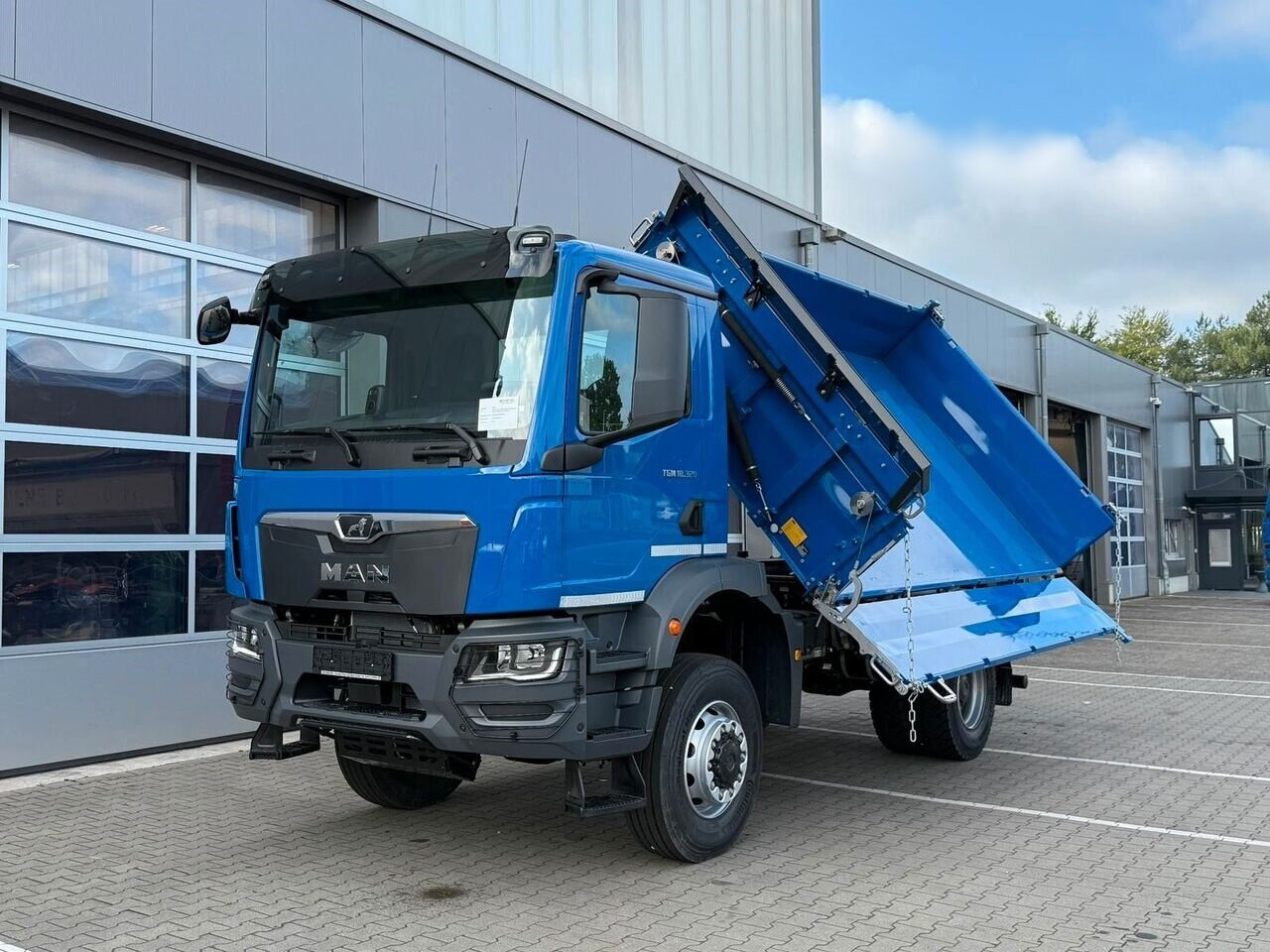 MAN TGM 18.320 4x4 BB CH TGM 18.320 4x4 BB CH, Navi, Meiller Trigenius - Самосвал: фото 1 MAN TGM 18.320 4x4 BB CH TGM 18.320 4x4 BB CH, Navi, Meiller Trigenius - Самосвал: фото 1