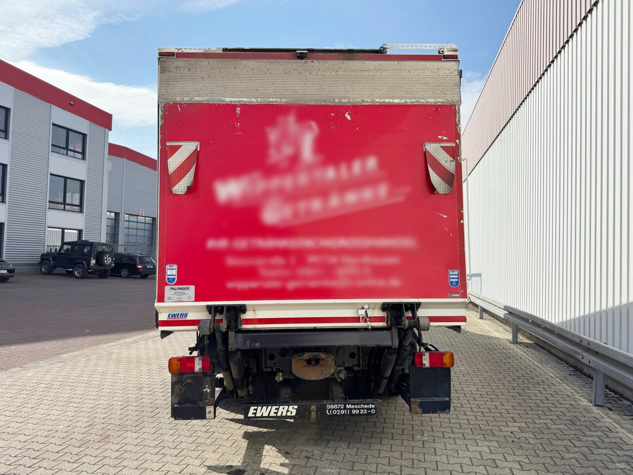 Грузовик с закрытым кузовом MAN TGM 26.340 6x2-4 LL TGM 26.340 6x2-4 LL, Getränkekoffer, Lenk-/Liftachse, LBW MBB, 2x AHK: фото 11