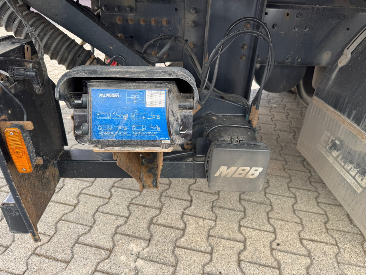 Грузовик с закрытым кузовом MAN TGM 26.340 6x2-4 LL TGM 26.340 6x2-4 LL, Getränkekoffer, Lenk-/Liftachse, LBW MBB, 2x AHK: фото 10