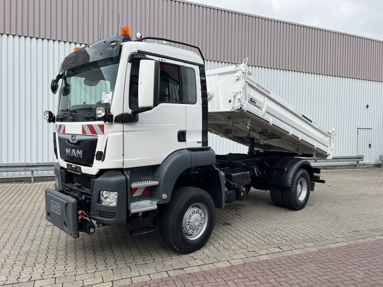 MAN TGS 18.420 4x4 BB TGS 18.420 4x4 BB, Winterdienstausstattung - Самосвал: фото 1 MAN TGS 18.420 4x4 BB TGS 18.420 4x4 BB, Winterdienstausstattung - Самосвал: фото 1