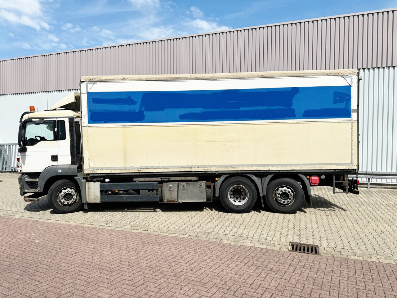 Грузовик с закрытым кузовом MAN TGS 26.360 6X2-4 BL TGS 26.360 6X2-4 BL, Lift-/Lenkachse, Stapleraufnahme: фото 14