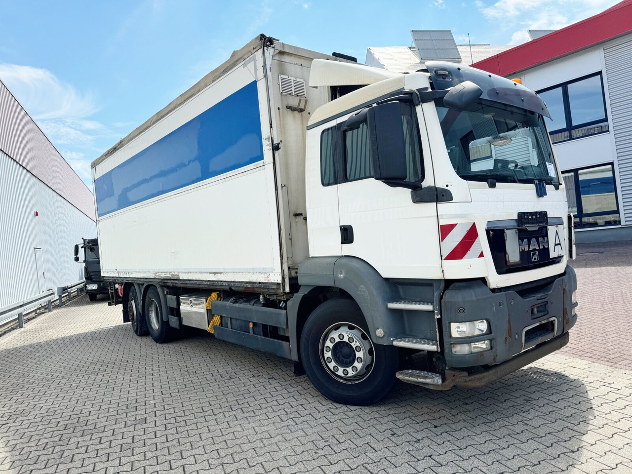 Грузовик с закрытым кузовом MAN TGS 26.360 6X2-4 BL TGS 26.360 6X2-4 BL, Lift-/Lenkachse, Stapleraufnahme: фото 7