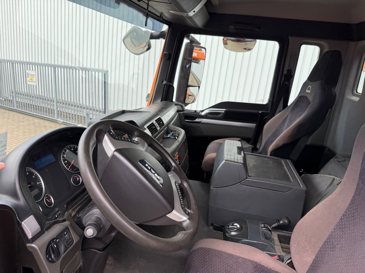 MAN TGS 28.440 6x2-4 BL TGS 28.440 6x2-4 BL, Lenk-/Liftachse, Kran Atlas 126.3E-A2L, Funk - Крюковой мультилифт, Автоманипулятор: фото 5 MAN TGS 28.440 6x2-4 BL TGS 28.440 6x2-4 BL, Lenk-/Liftachse, Kran Atlas 126.3E-A2L, Funk - Крюковой мультилифт, Автоманипулятор: фото 5