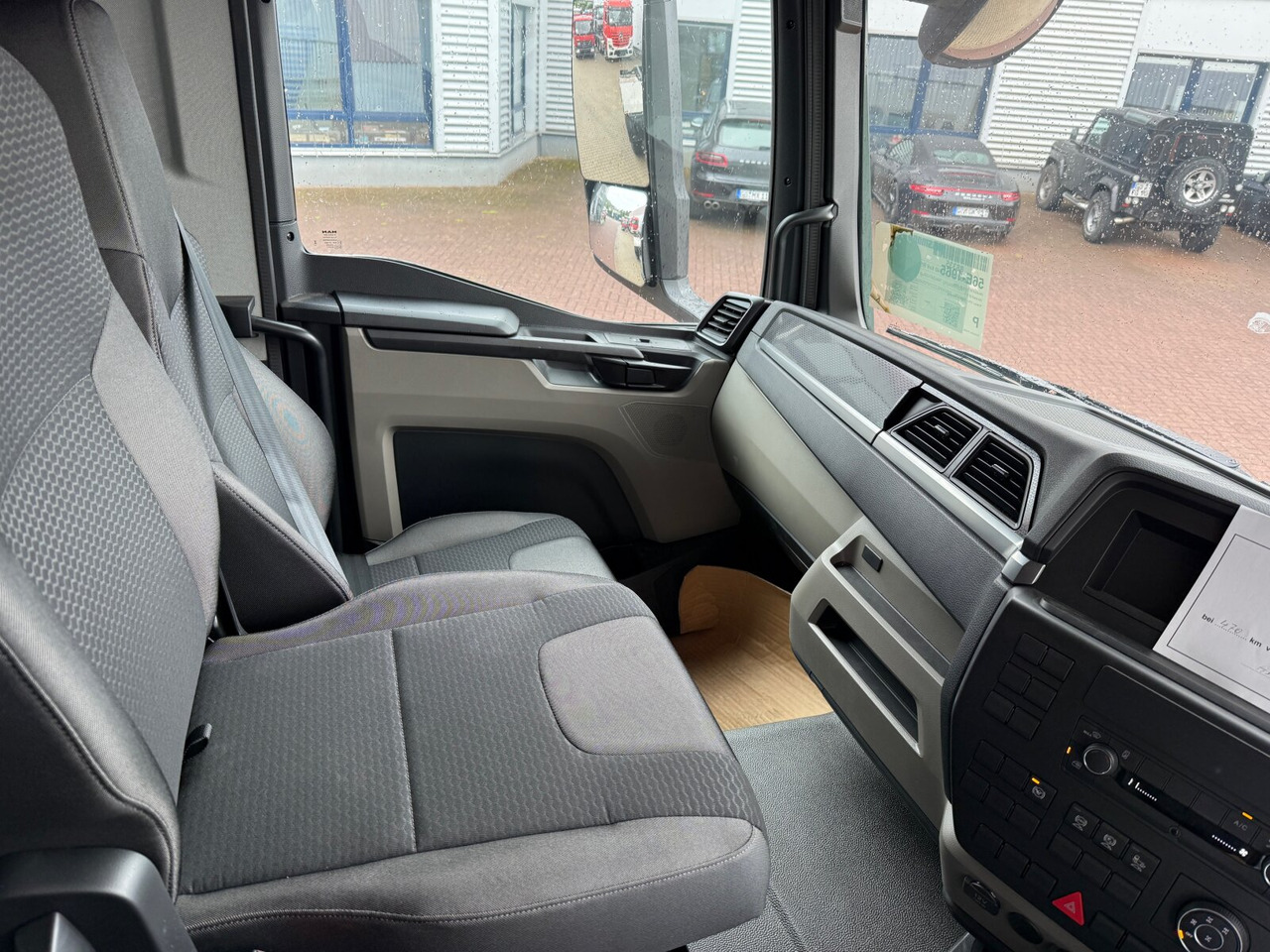 MAN TGS 33.440 6x6 BB CH RHD TGS 33.440 6x6 BB CH RHD, Euro2, Rechtslenker, Einzelbereifung - Грузовик-шасси: фото 5 MAN TGS 33.440 6x6 BB CH RHD TGS 33.440 6x6 BB CH RHD, Euro2, Rechtslenker, Einzelbereifung - Грузовик-шасси: фото 5
