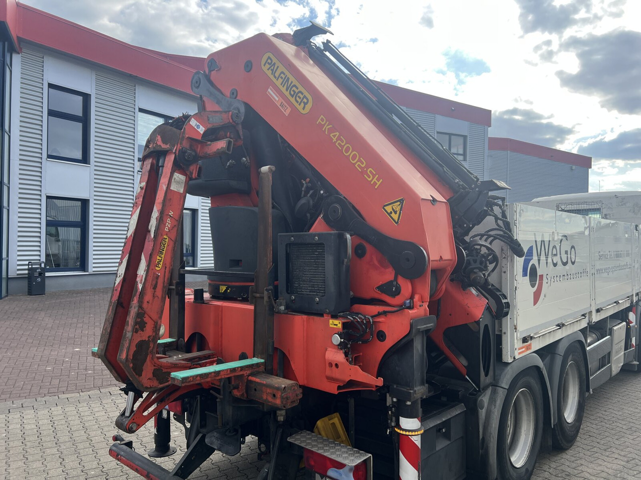 MAN TGS 35.440 8x4 BL TGS 35.440 8x4 BL, Navi, Heckkran Palfinger PK42002 SH-F + Jip PJ 060 B, 24,9m-730kg, Funk - Автоманипулятор: фото 4 MAN TGS 35.440 8x4 BL TGS 35.440 8x4 BL, Navi, Heckkran Palfinger PK42002 SH-F + Jip PJ 060 B, 24,9m-730kg, Funk - Автоманипулятор: фото 4