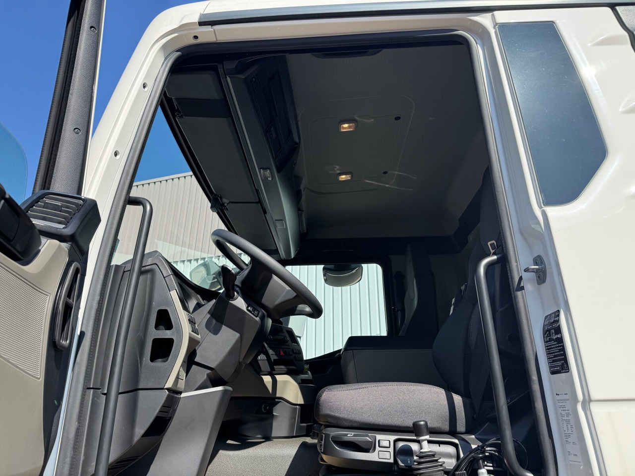 MAN TGS 41.440/480 8x4 BB TGS 41.440/480 8x4 BB, Standard Mulde ca. 18m³ - Грузовик-шасси: фото 2 MAN TGS 41.440/480 8x4 BB TGS 41.440/480 8x4 BB, Standard Mulde ca. 18m³ - Грузовик-шасси: фото 2