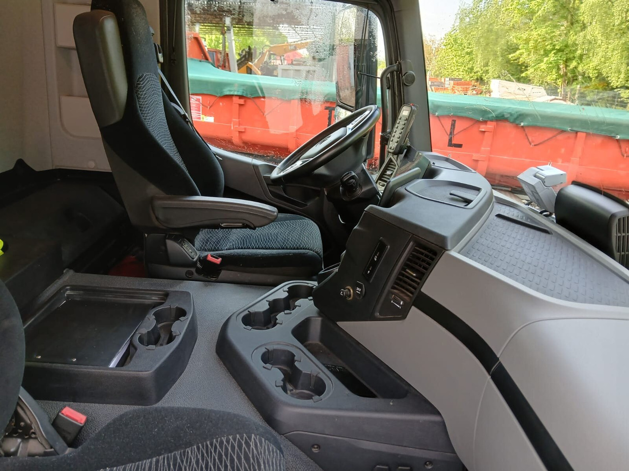 Mercedes-Benz Actros 1832 L 4x2 Actros 1832 L 4x2, Navi, MultimediaCockpit, Funk - Портальный бункеровоз: фото 4 Mercedes-Benz Actros 1832 L 4x2 Actros 1832 L 4x2, Navi, MultimediaCockpit, Funk - Портальный бункеровоз: фото 4